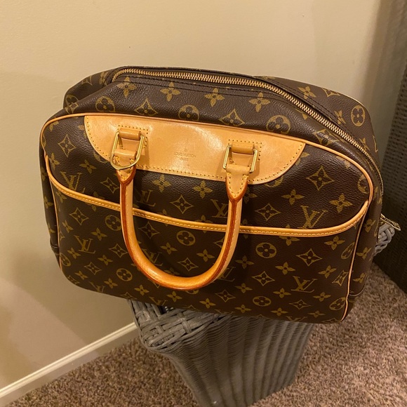 $1350 - Picture 4 of 8